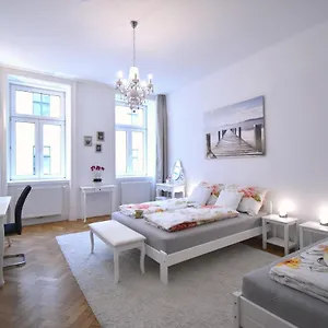 Cosy 3 Viennese Flat - 10min To Center Apartment